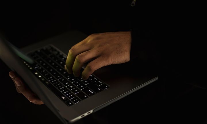 L’e-DAS (Documento Amministrativo Semplificato elettronico) è lo strumento digitale necessario per la circolazione di prodotti energetici già assoggettati ad accisa.